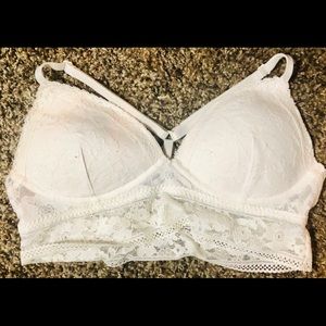 Women’s white lace 32A bra’let